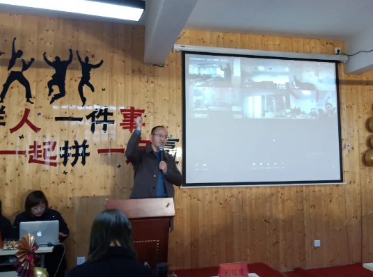 薩震節(jié)能空壓機總經(jīng)理程紅星