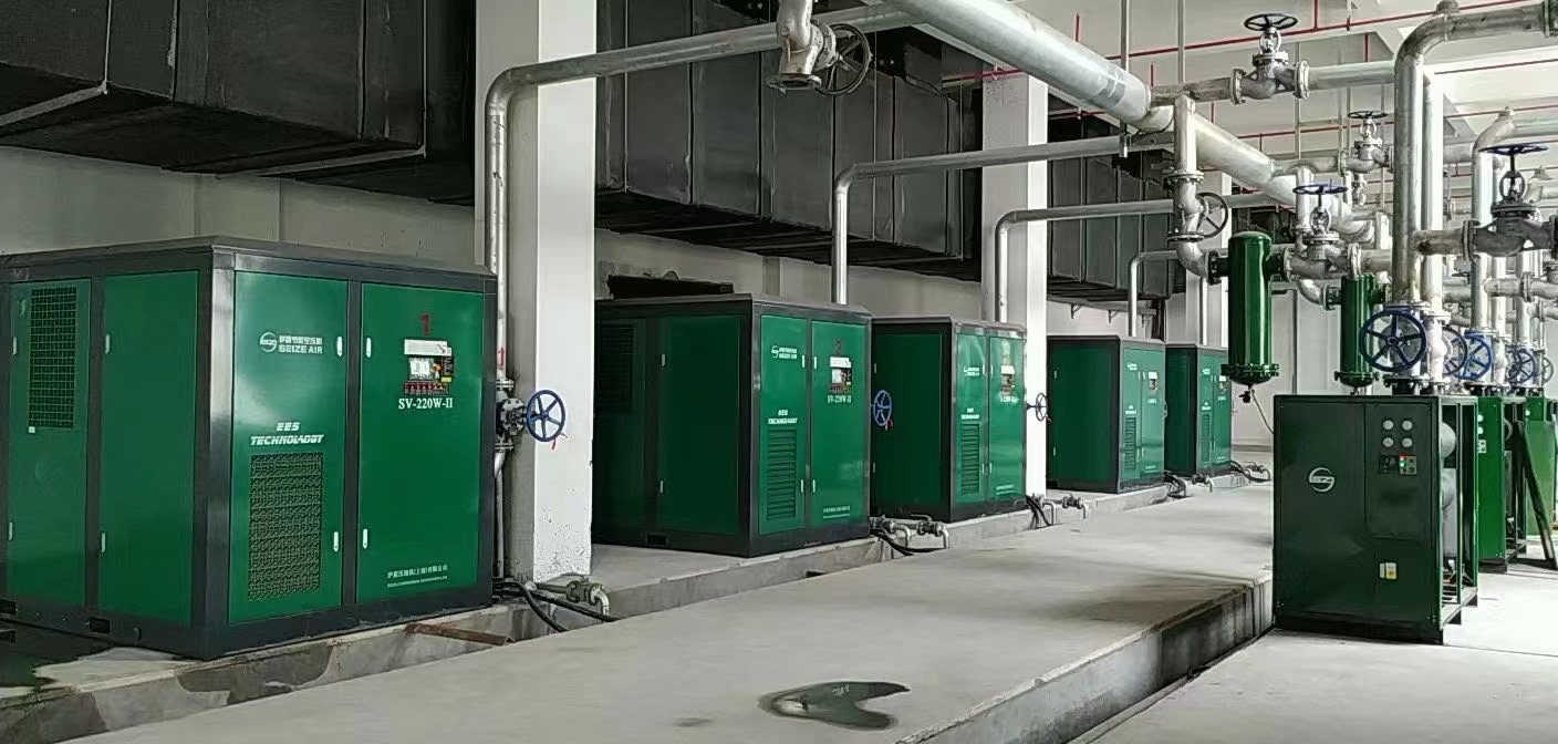 薩震永磁變頻空壓機(jī)在客戶空壓機(jī)站房現(xiàn)場圖